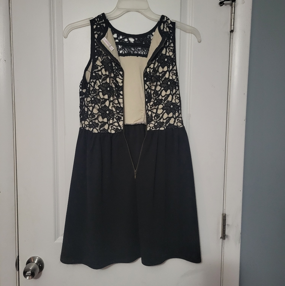 Xhilaration, small, black
